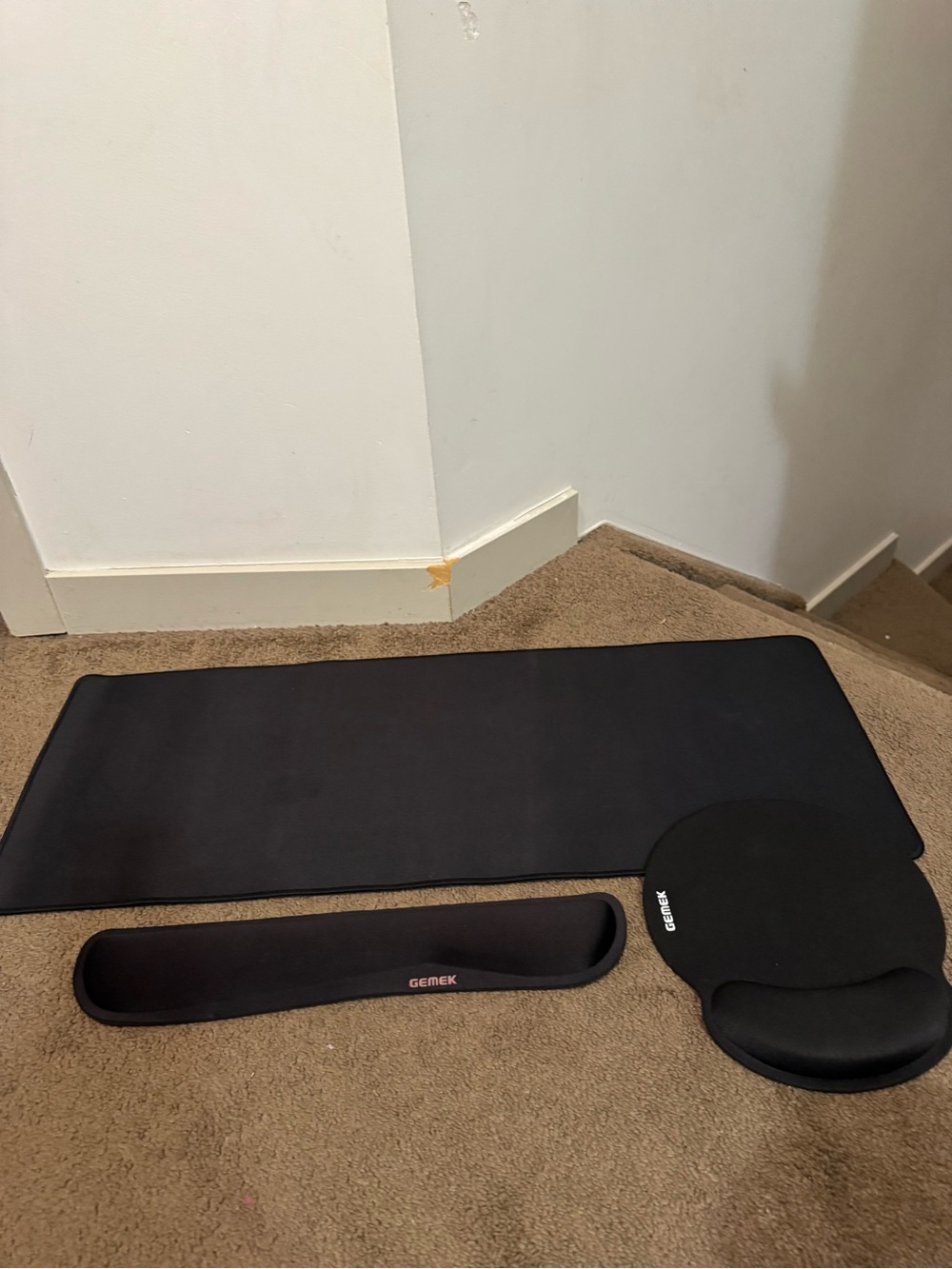 MEK Black VR/AR Desk Mat, Ergonomic Wrist Rest & Mouse Pad Set